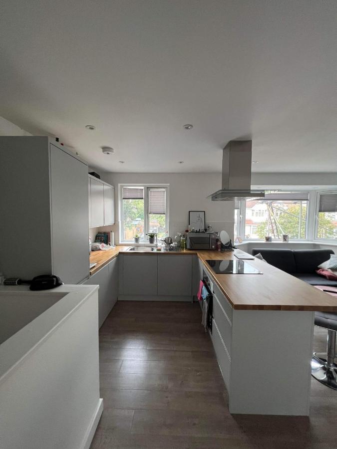West London Apartment Экстерьер фото