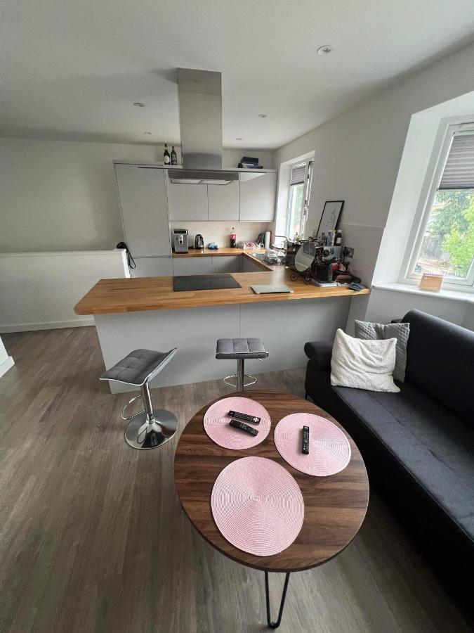 West London Apartment Экстерьер фото
